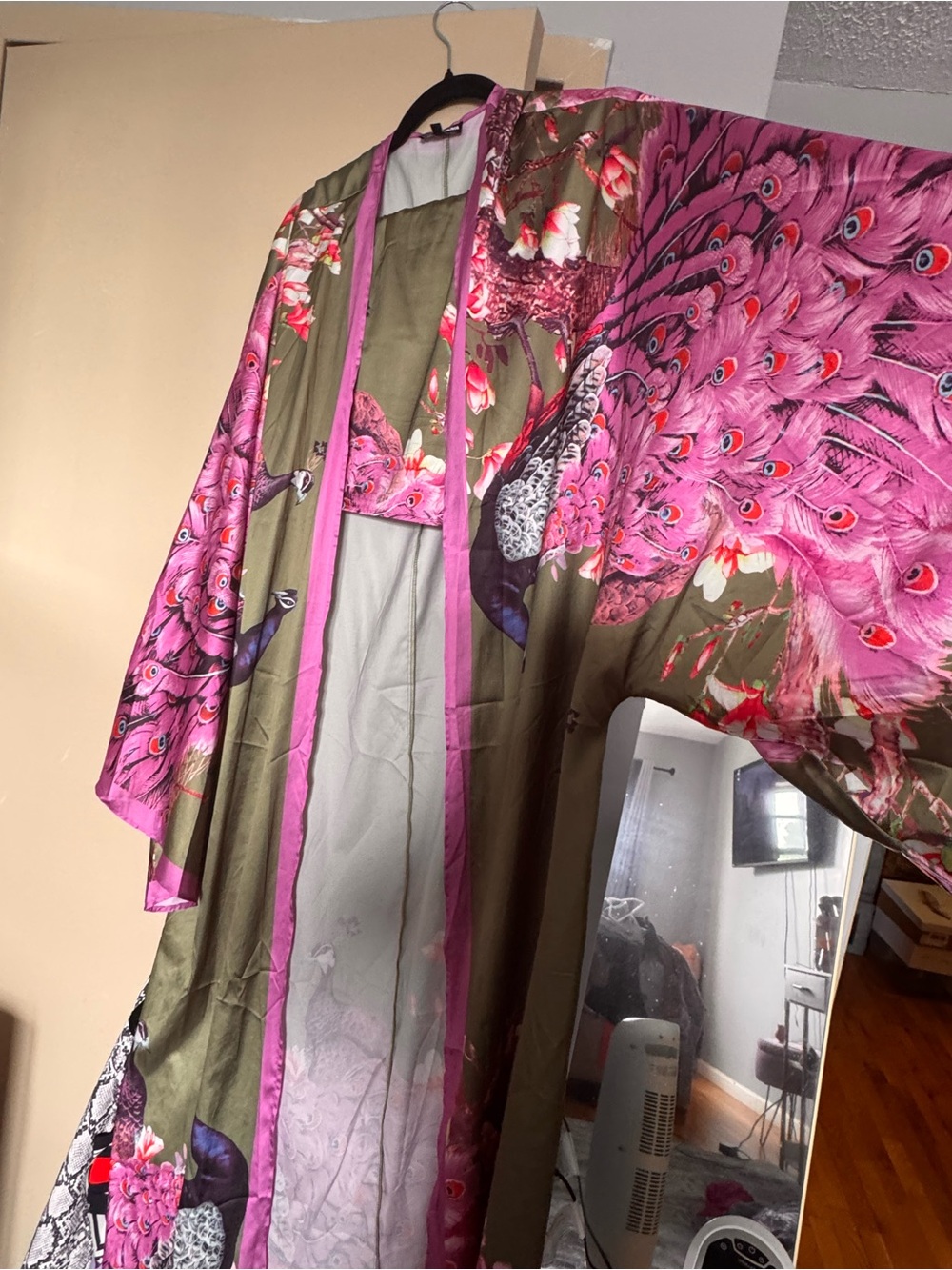 Fashion Nova Olive & Pink Peacock Floral Kimono Robe and shorts set - Picture 2 of 6
